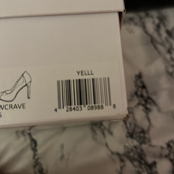 GUESS Neon Green Heels - Picture 9 of 9